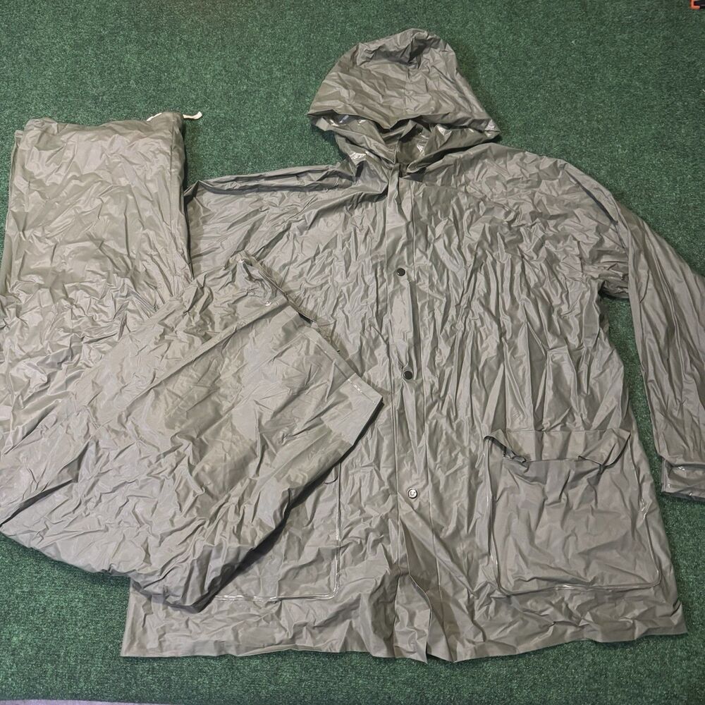 Vintage World Famous Rain Suit Jacket Pants Green Hooded Medium Taiwan